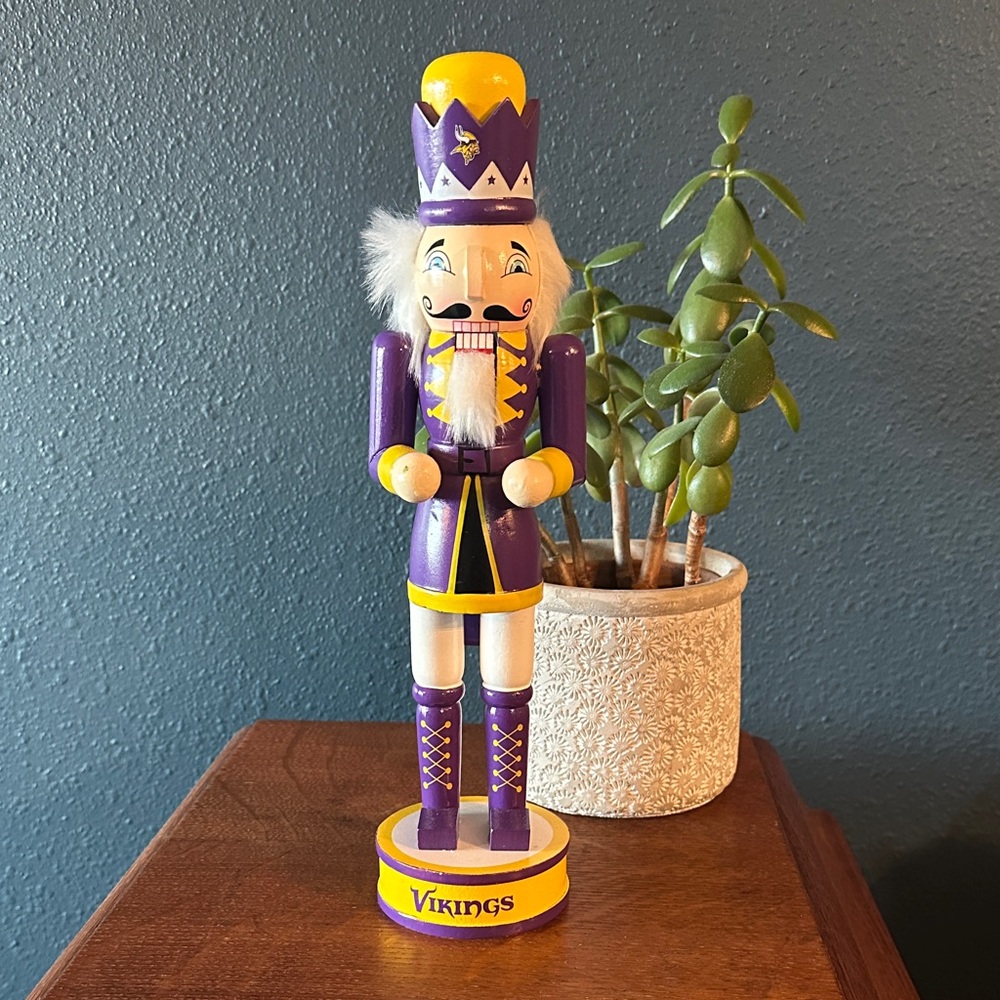 MINNESOTA VIKINGS 14" Holiday Nutcracker